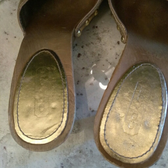 Authentic Coach Gold Leather Clogs - Picture 4 of 7